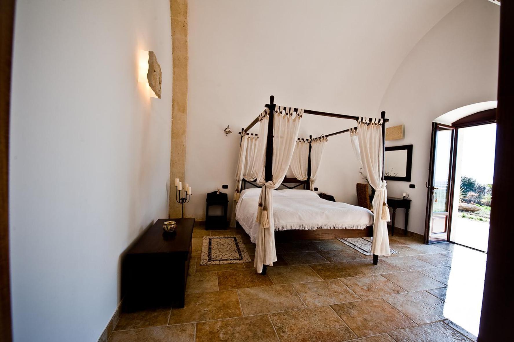Masseria La Gravina Palagianello Exterior photo